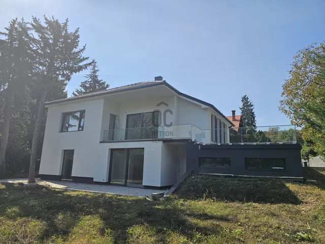 Eladó ház Budapest II. kerület, Lipótmező 168 nm