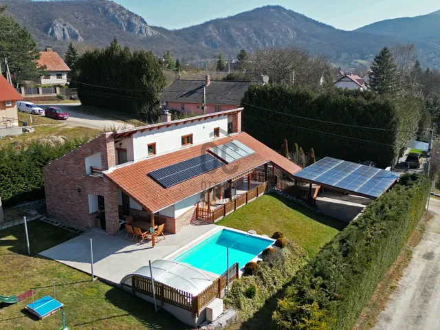 Eladó ház Csobánka 158 nm