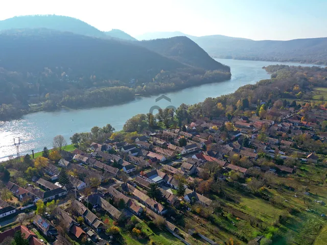 Eladó ház Kisoroszi 97 nm