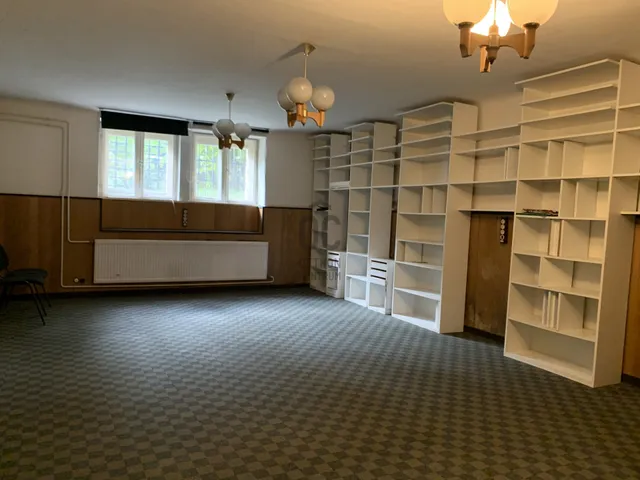 Kiadó kereskedelmi és ipari ingatlan Budapest II. kerület, Országút