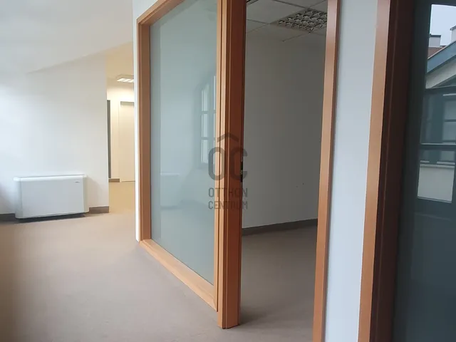 Kiadó kereskedelmi és ipari ingatlan Budapest I. kerület 105 nm