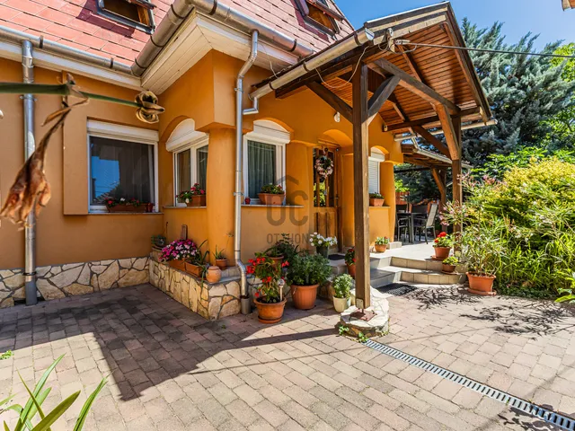 Eladó ház Dunakeszi, Alag 194 nm