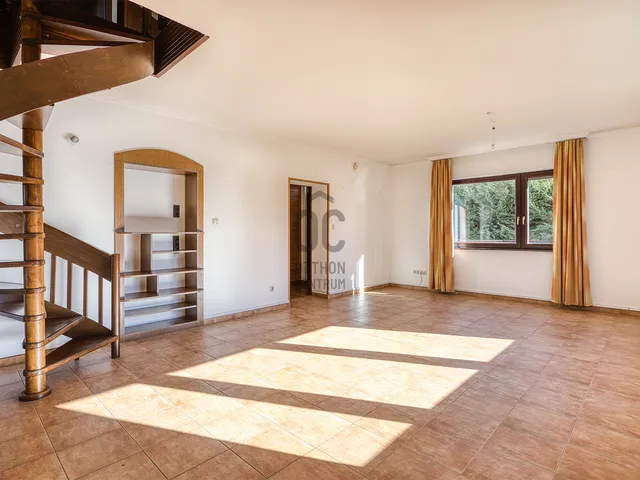 Eladó kereskedelmi és ipari ingatlan Budapest XVIII. kerület, Miklóstelep 170 nm