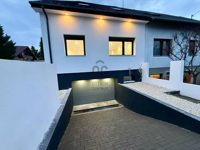 Eladó ház Budapest XVIII. kerület, Almáskert 180 nm