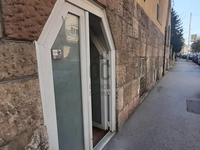 Eladó kereskedelmi és ipari ingatlan Budapest I. kerület 73 nm