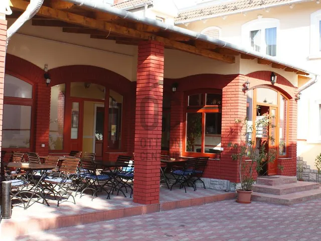 Eladó kereskedelmi és ipari ingatlan Budapest XV. kerület, Rákospalota 1500 nm