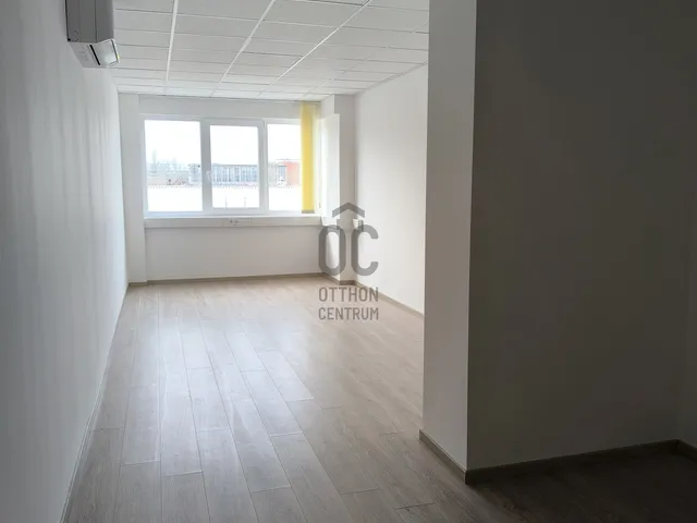 Kiadó kereskedelmi és ipari ingatlan Budapest XV. kerület, Újpalota 29 nm