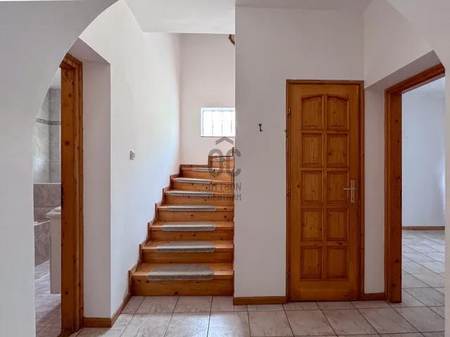Kiadó ház Nagykovácsi 200 nm