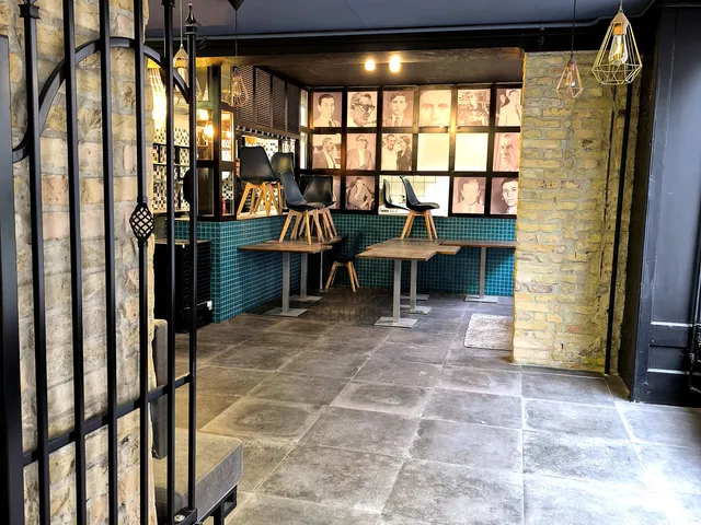 Kiadó kereskedelmi és ipari ingatlan Budapest V. kerület, Bank negyed 326 nm