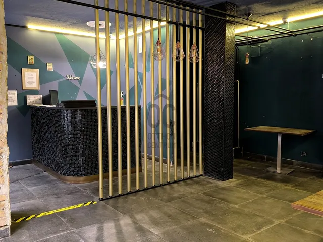 Kiadó kereskedelmi és ipari ingatlan Budapest V. kerület, Bank negyed 326 nm