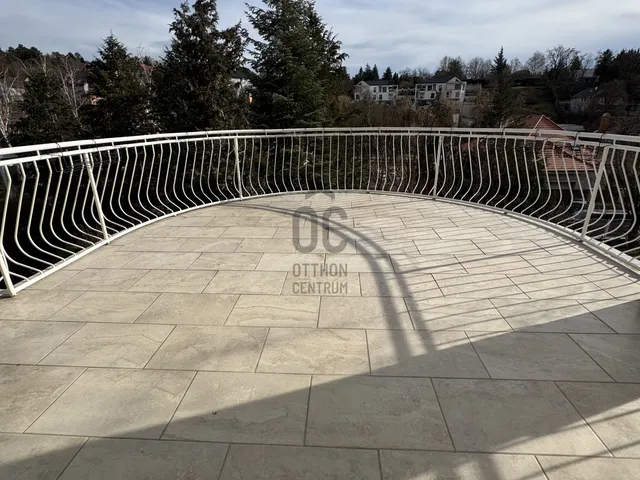 Eladó ház Üröm 380 nm