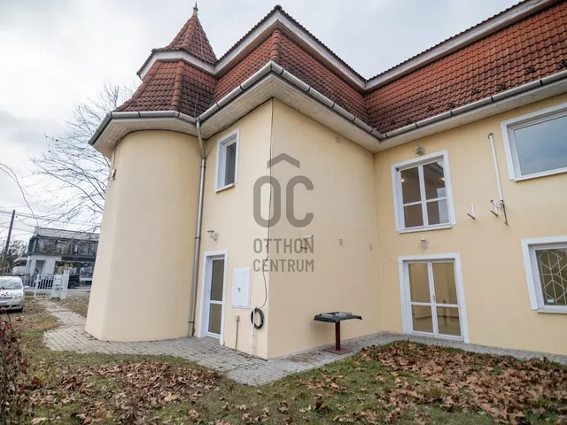 Eladó kereskedelmi és ipari ingatlan Budapest XVIII. kerület, Szemeretelep 303 nm