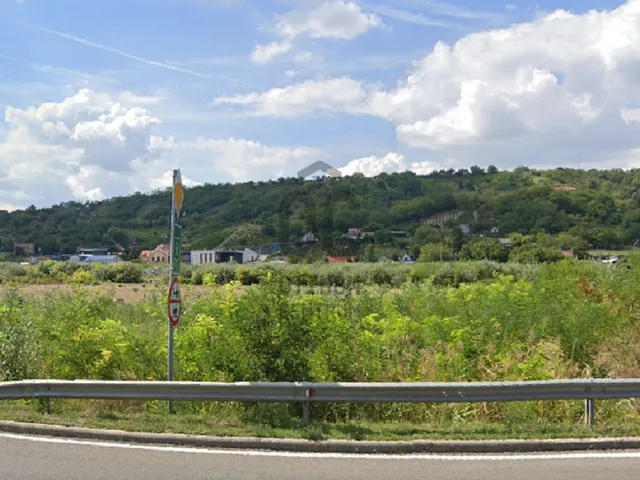 Eladó telek Szekszárd, Miklósváros 21352 nm