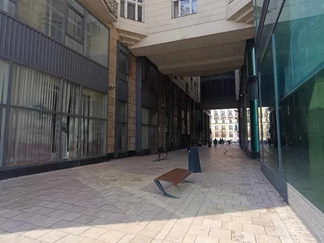 Kiadó kereskedelmi és ipari ingatlan Budapest V. kerület, Belváros