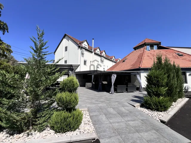 Eladó kereskedelmi és ipari ingatlan Tiszaug 2100 nm