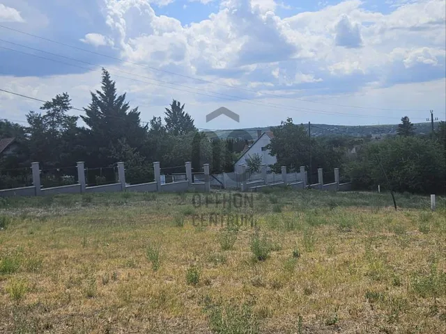 Eladó telek Fót 1416 nm
