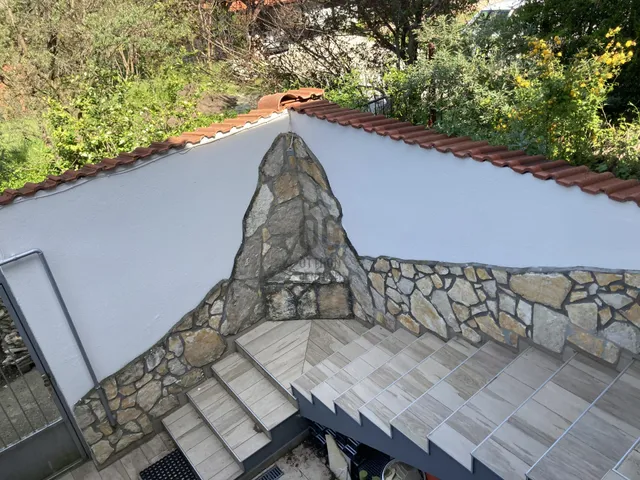 Eladó ház Pilisjászfalu 295 nm