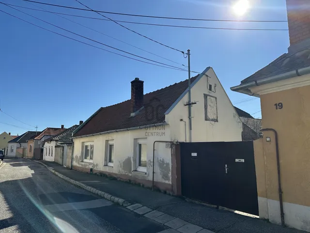 Eladó ház Veszprém, Dózsaváros 53 nm