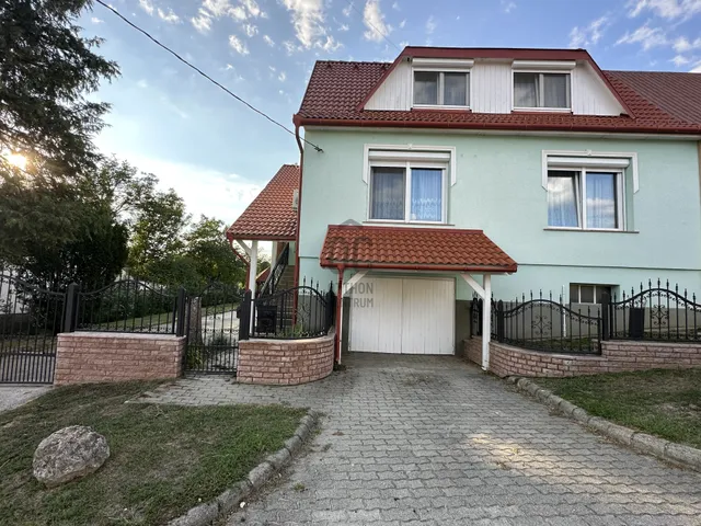 Eladó ház Bajna 156 nm