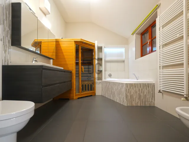 Kiadó lakás Budapest III. kerület, Táborhegy, Királylaki út 161 nm