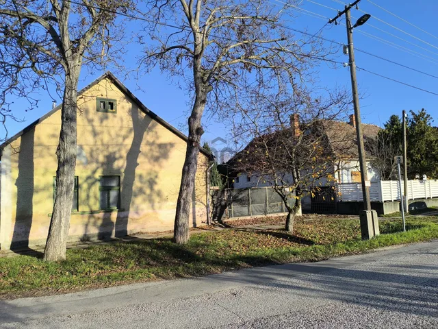 Eladó telek Biatorbágy, Füzes 1168 nm