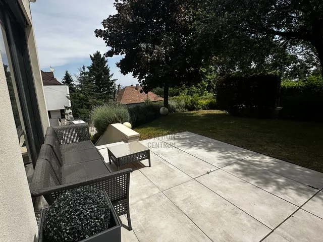 Kiadó ház Budapest XII. kerület, Istenhegy 323 nm