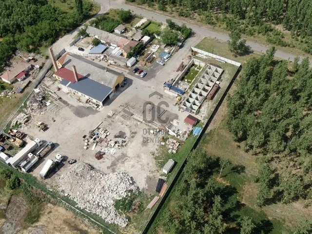 Eladó kereskedelmi és ipari ingatlan Csemő 9604 nm