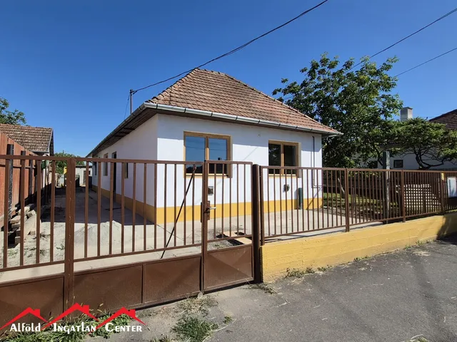 Eladó ház Doboz 100 nm