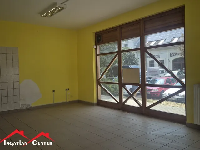 Kiadó kereskedelmi és ipari ingatlan Békéscsaba, Belváros 85 nm