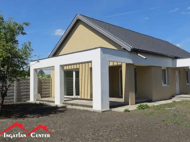 Eladó ház Békéscsaba, Mandula 96 nm