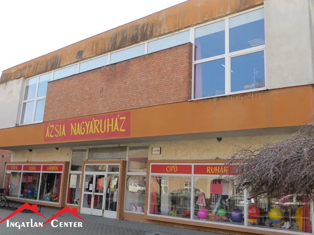 Eladó kereskedelmi és ipari ingatlan Sarkad, Árpád Fejedelem tér 663 nm