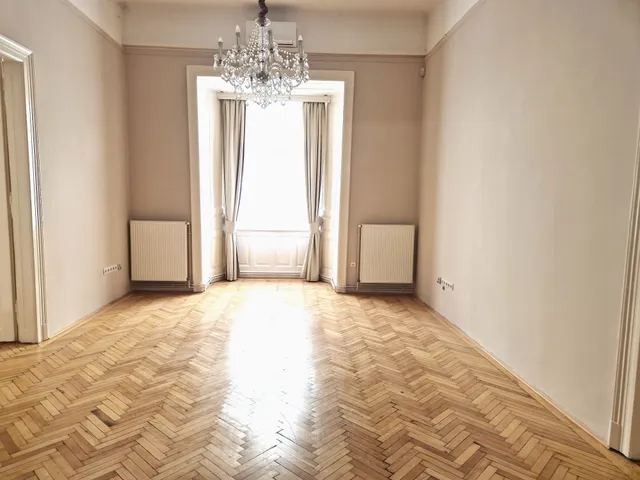 Eladó lakás Budapest VI. kerület 120 nm