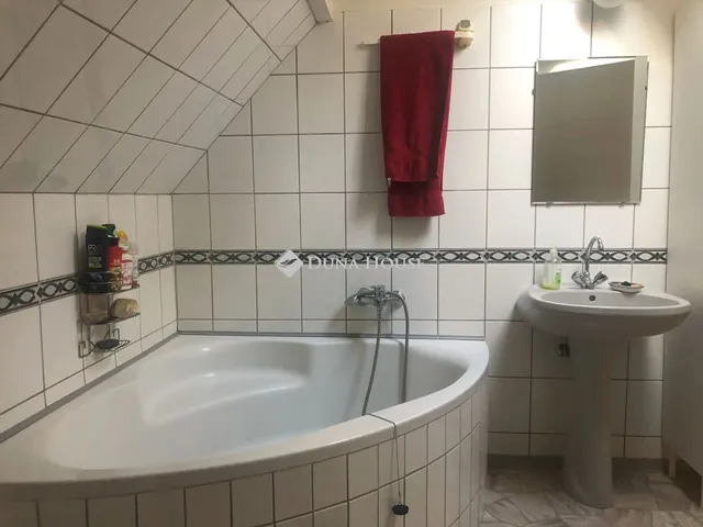 Eladó kereskedelmi és ipari ingatlan Dunavarsány 154 nm