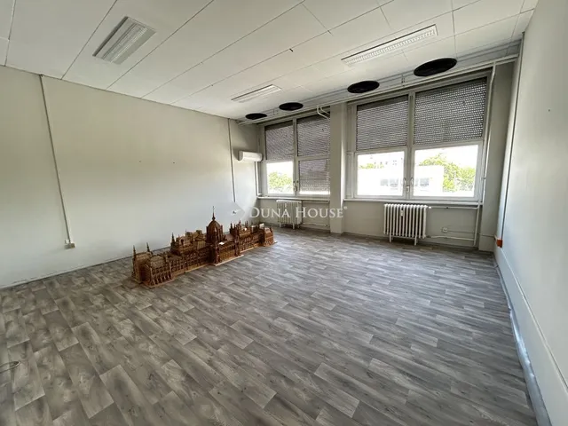 Kiadó kereskedelmi és ipari ingatlan Budapest XXIII. kerület 35 nm