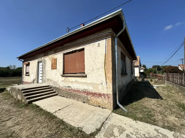 Eladó ház Dánszentmiklós 110 nm