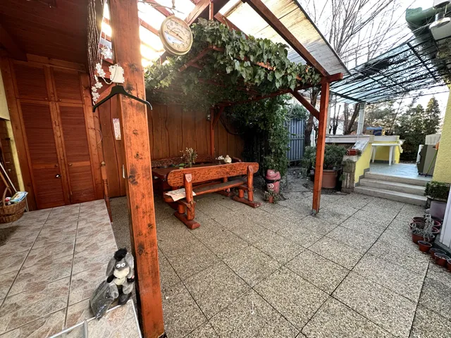 Eladó ház Üllő, Többgenerációs 220 nm