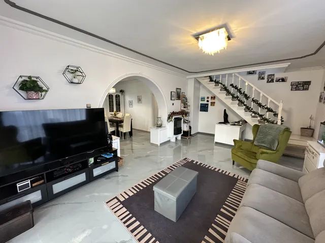 Eladó ház Inárcs 270 nm