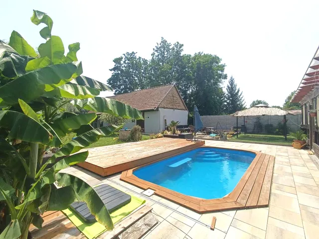 Eladó ház Győr, Győrszentiván 220 nm