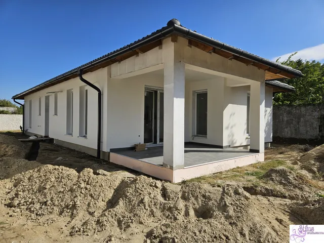 Eladó ház Sződ 118 nm