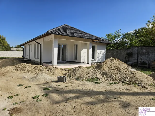 Eladó ház Sződ 118 nm