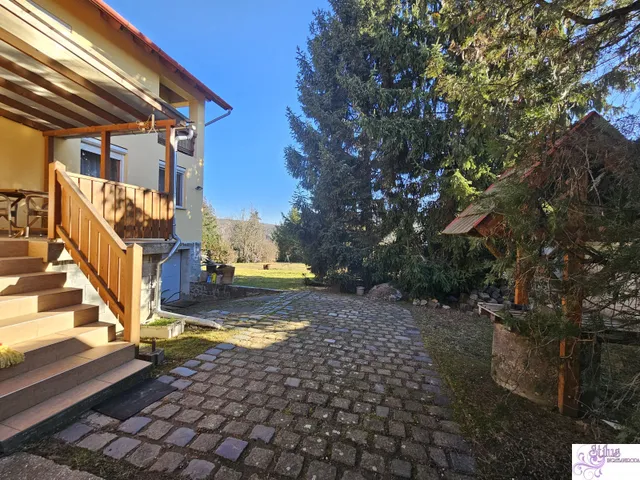 Eladó ház Kosd 150 nm