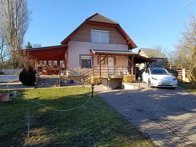 Eladó ház Pilisvörösvár, Bokor utca 170 nm