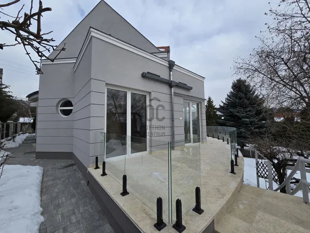 Eladó ház Budakeszi 290 nm