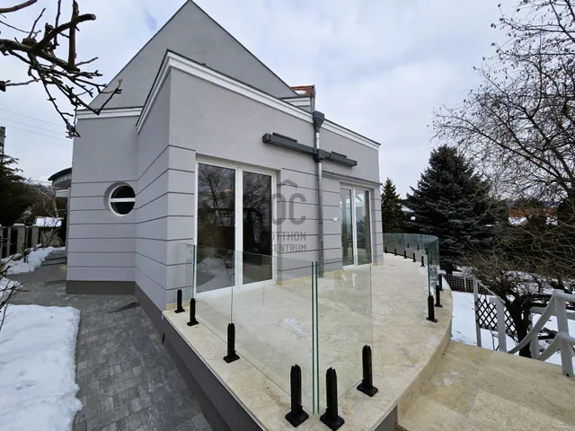 Eladó ház Budakeszi 290 nm