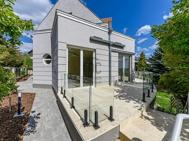 Eladó ház Budakeszi 290 nm