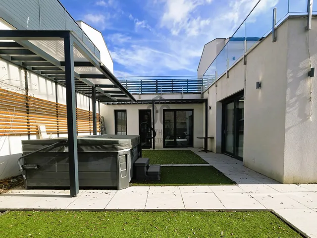 Eladó ház Budapest II. kerület, Pesthidegkút-Ófalu 172 nm