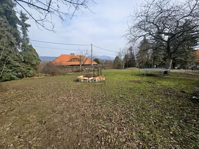 Eladó telek Dunabogdány 1255 nm