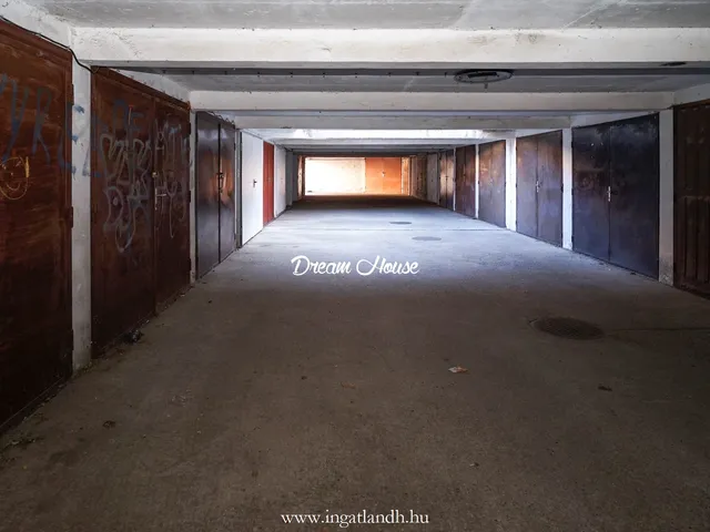 Eladó garázs Nyíregyháza, Belváros, Nyár utca 12 nm