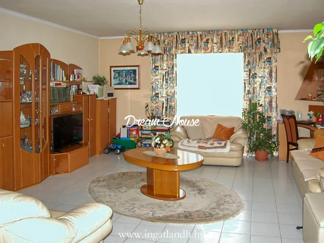 Kiadó ház Nyíregyháza, Sóstógyógyfürdő 165 nm