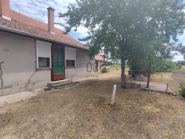 Eladó ház Kocsér 62 nm
